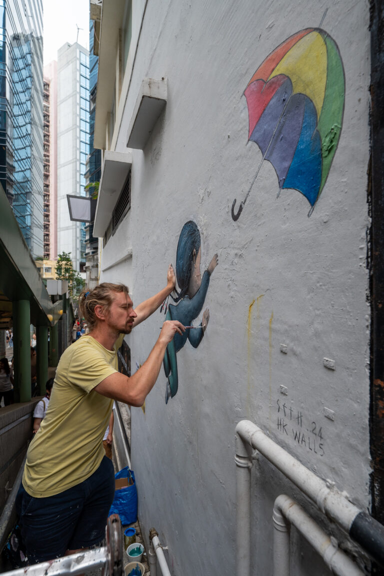 LES ARTISTES DE RUE À LA LUMIÈRE