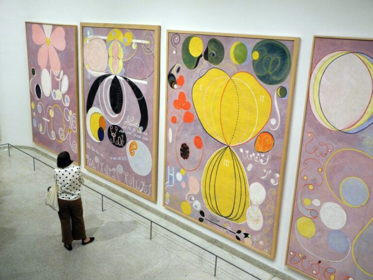 L'Art d'Hilma af Klint: Un Héritage Contesté