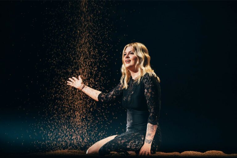 Eurovision 2025 : Louane enflamme la demi-finale !