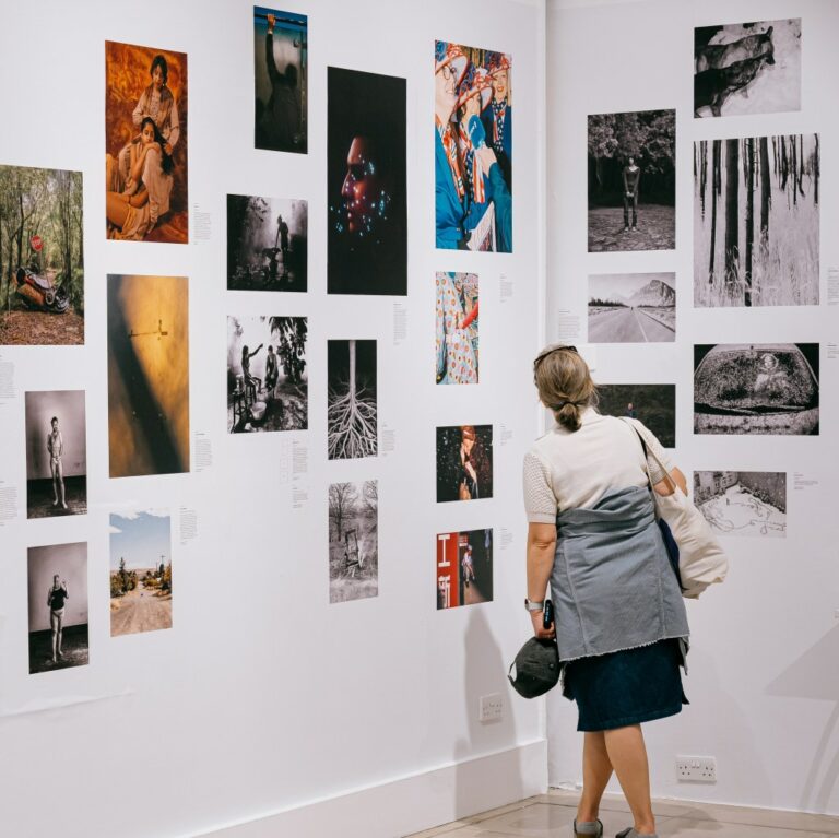 Photo London : La Résilience de la Photo Face à la Crise