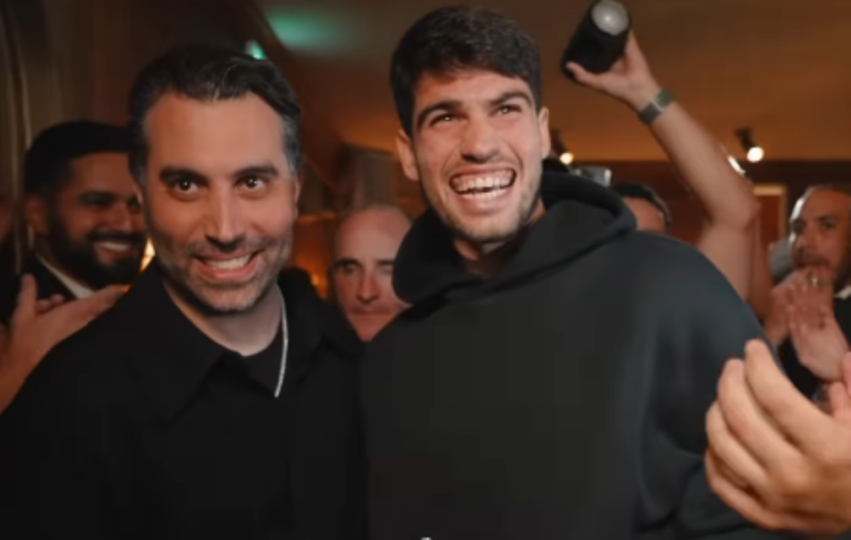 Découvrez où Carlos Alcaraz célèbre son triomphe !