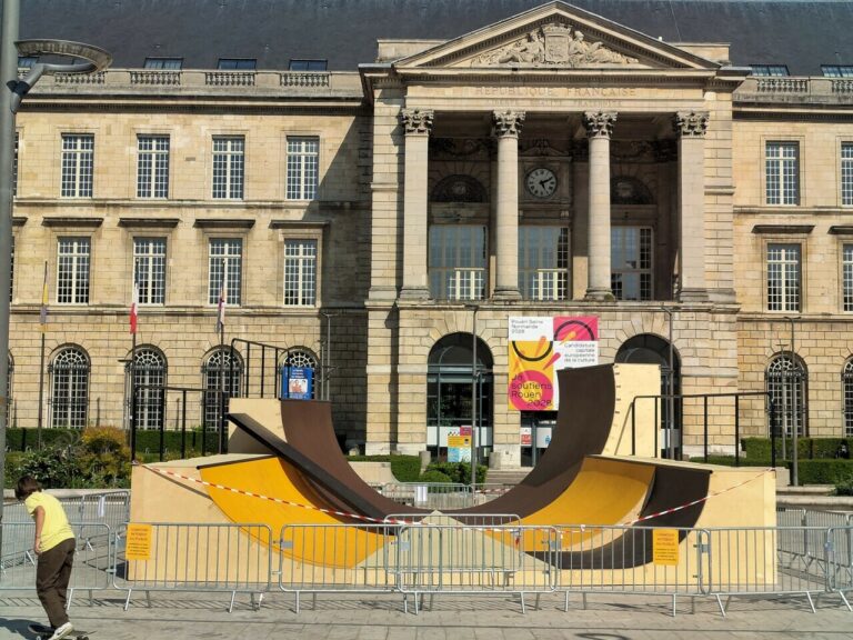Découvrez pourquoi l'œuvre-skate de Rouen a disparu !