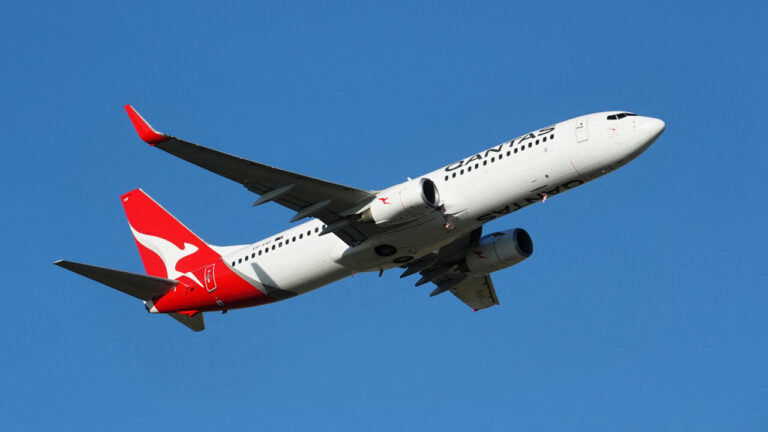 Urgent : Vol Australie-Paris retourne, tensions Israël-Iran