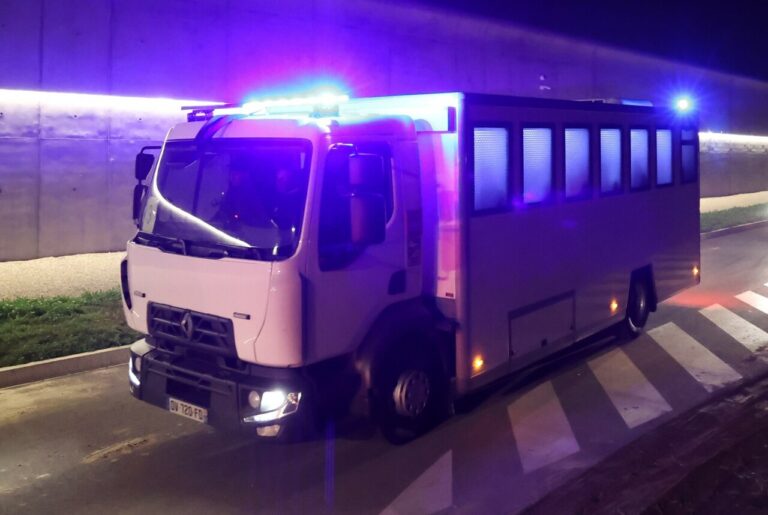 Conflit brûlant : riverains vs convois de détenus à Paris