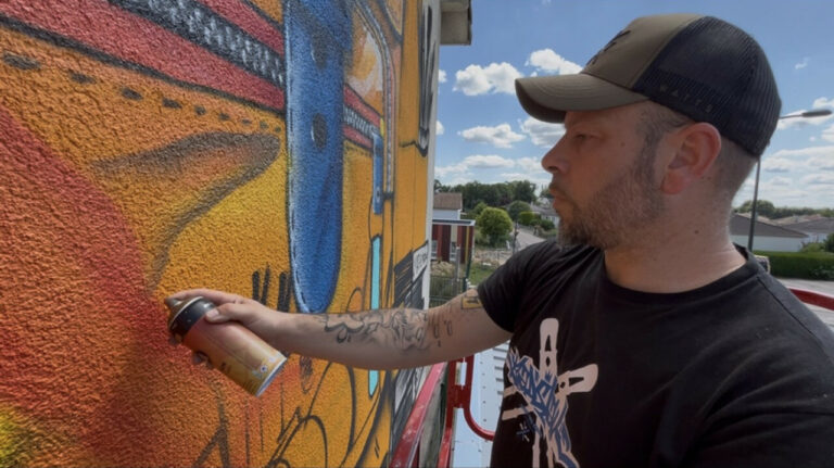 Découvrez la nouvelle façade graffiti de l'école Jean Bury