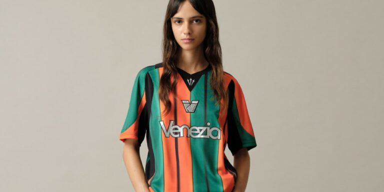 Découvrez le nouveau maillot 25/26 de Venezia FC !