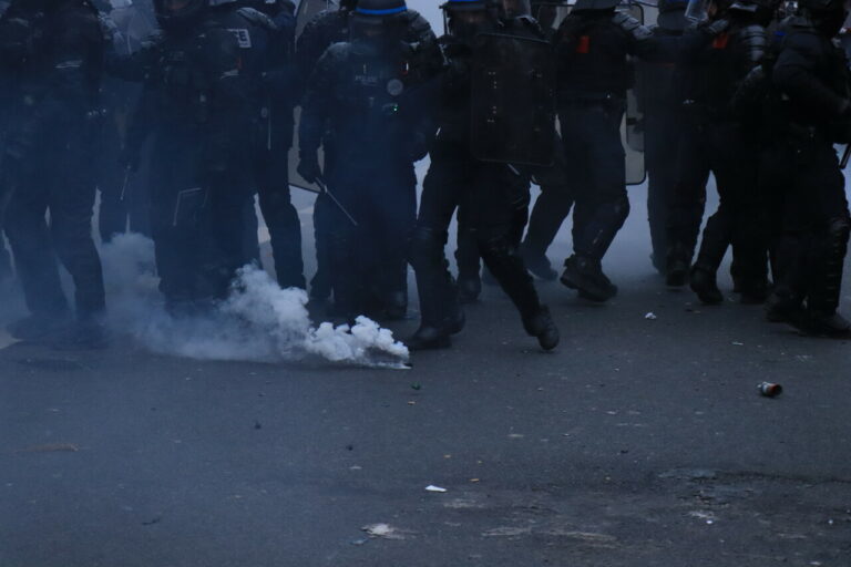 CRS acquitté : main arrachée d'un gilet jaune