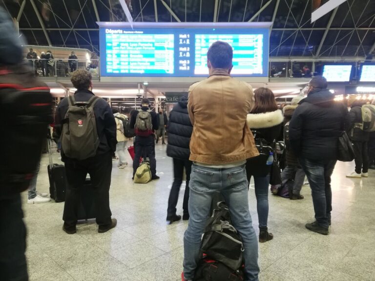 Chaos sur le RER D : Incendie près de Gare de Lyon
