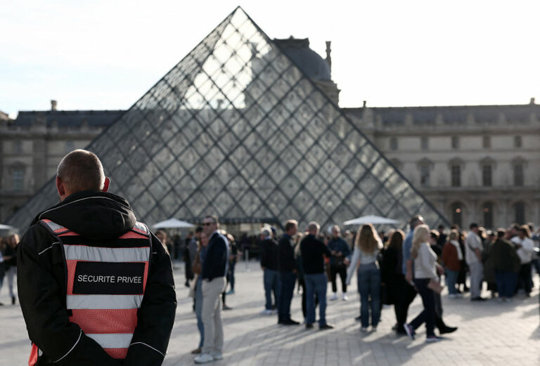 Cinq Nouveaux Suspects Arrêtés: Casse du Louvre!