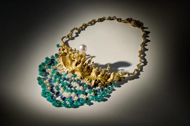 Collier Nautique de Dalí : Bijou de la Vente Sotheby’s!