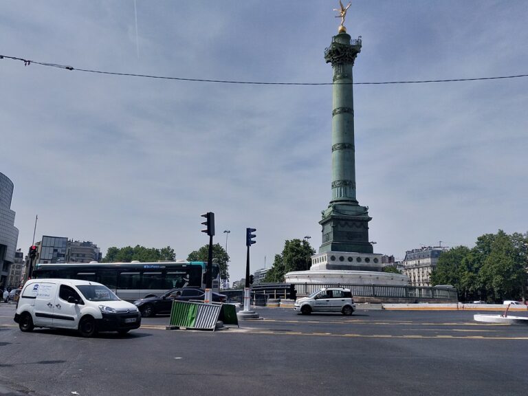 Découvrez les tours Nuages à Bastille : mystère dévoilé !