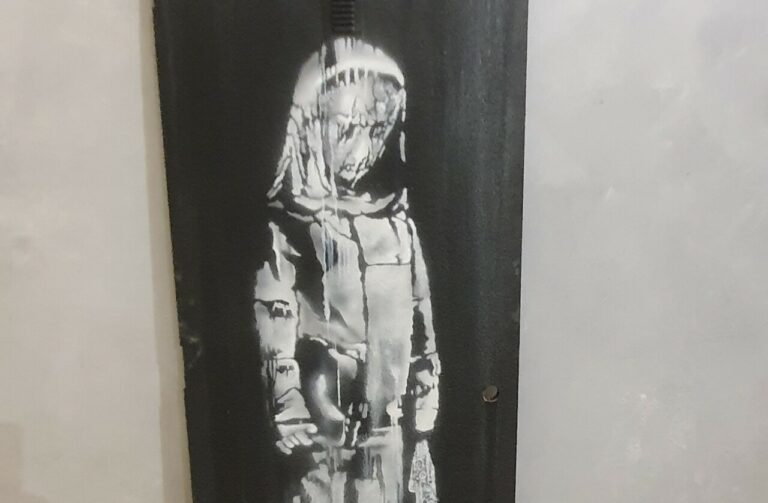Attentats du 13-Novembre : l'œuvre de Banksy cachée