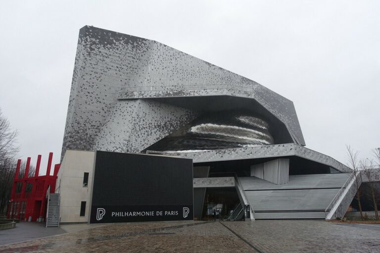 Concert controversé à Paris : Dati intervient