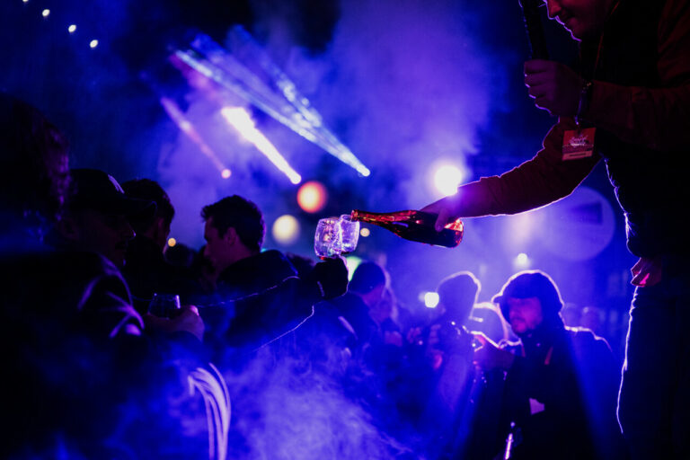 Découvrez le Beaujolais nouveau: un goût surprenant!