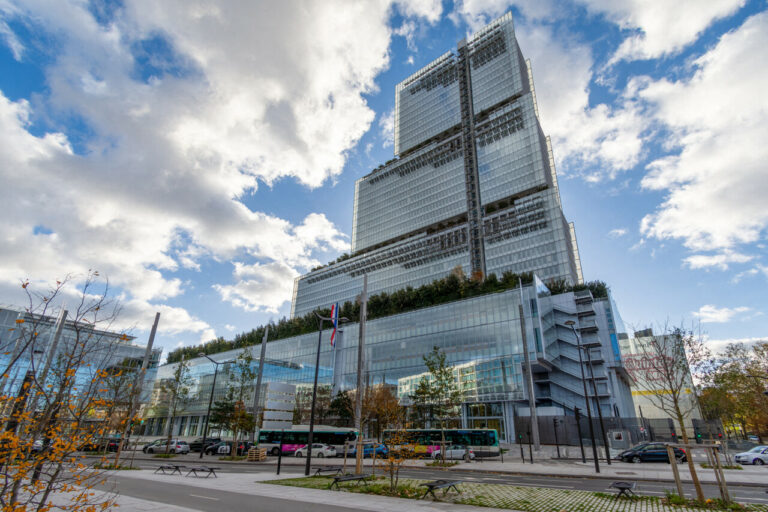 Fuite d'info: une agente trahit un surveillant de prison