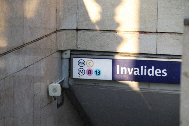 Incendie à Invalides : chaos sur le RER C !