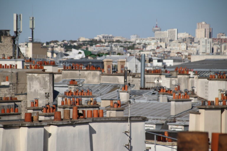 Paris : Offrez-vous une demeure unique de 2 m² !