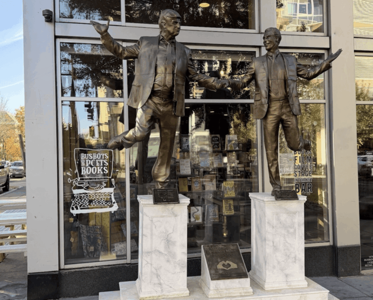 Statue de Trump et Epstein de retour à D.C.: révélations choc !
