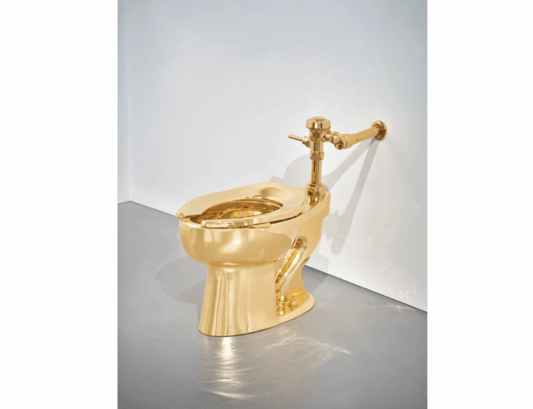 Toilette en or de Cattelan vendue 12,1 M$ chez Sotheby's !