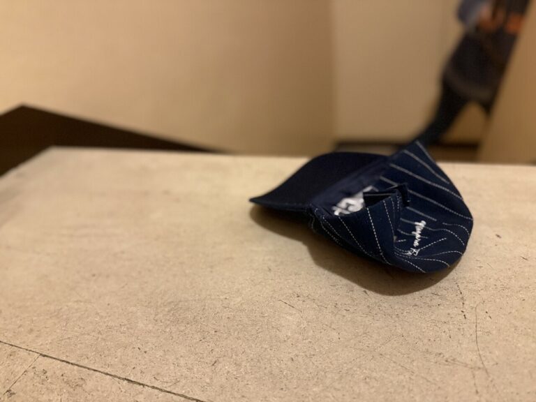 Un accessoire piège un fugitif après une agression violente