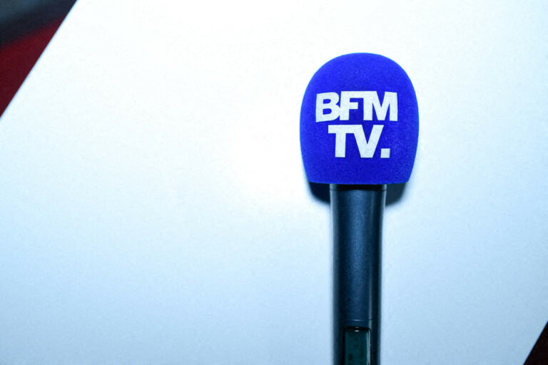 Urgent : BFMTV évacuée, émission interrompue !