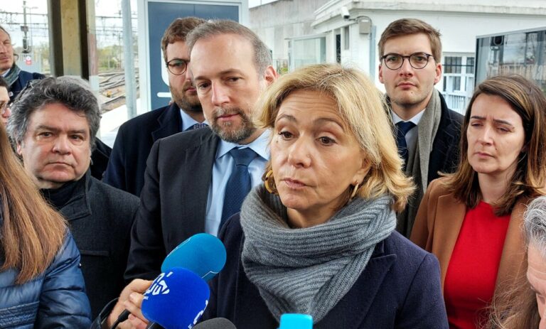 Valérie Pécresse dénonce les wagons féminins à Paris