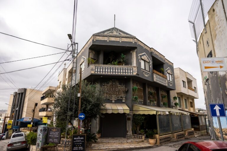 Artistes du Whitney Biennal et Banksy: Actu de Décembre!