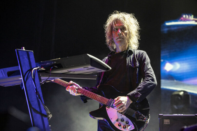 Décès de Perry Bamonte : Guitariste de The Cure s'éteint