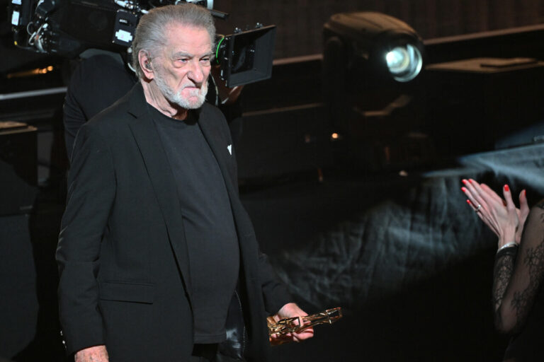 État de santé : Eddy Mitchell se livre enfin !