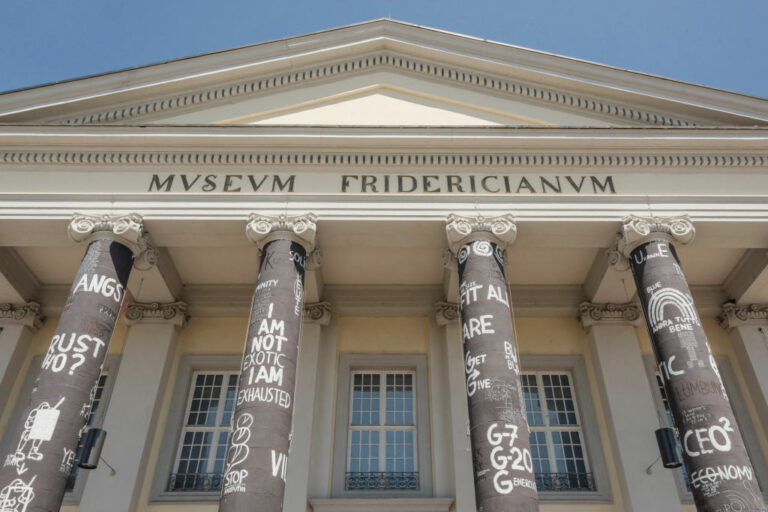 Fille de Marisa Merz annule expo : polémique !