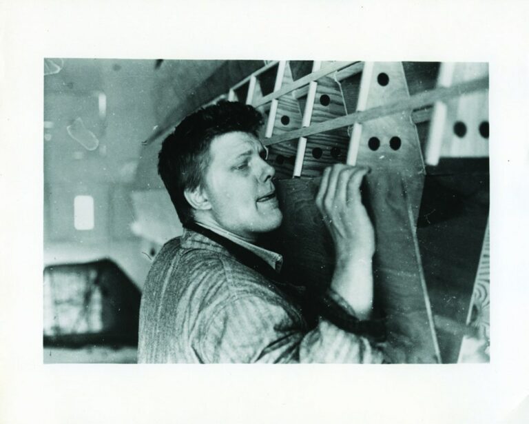 Hommage à Robert Grosvenor : L'élégance discrète