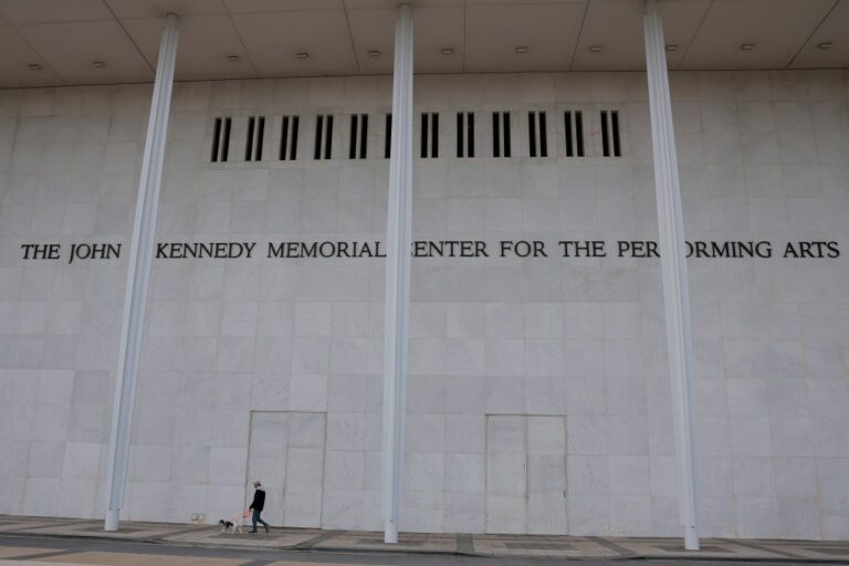 Le Kennedy Center devient 'Trump Center' ?