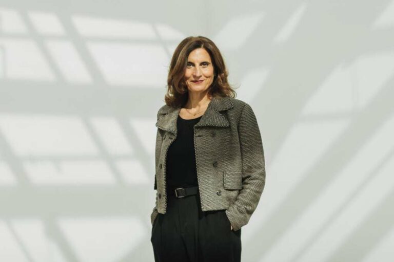 Nouveau Musée OC : Kathryn Kanjo Première Directrice