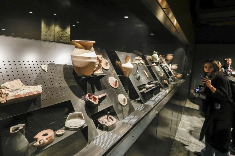 Rome : Nouveaux Métros avec Mini-Musées Cachés !