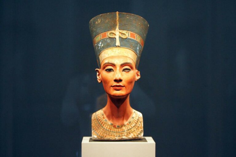 Un archéologue égyptien veut rapatrier Nefertiti