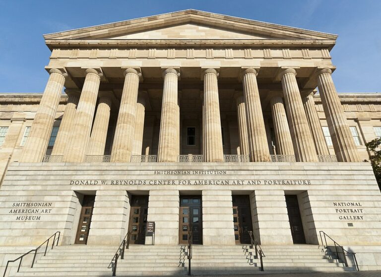 Le Smithsonian Transmet des Secrets au Gouvernement