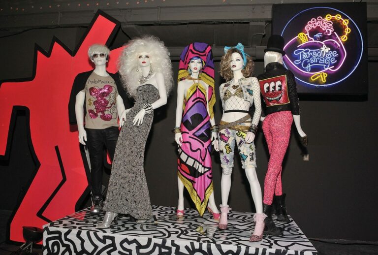 Leurs Vies écourtées, Leur Art Revêt la Mode