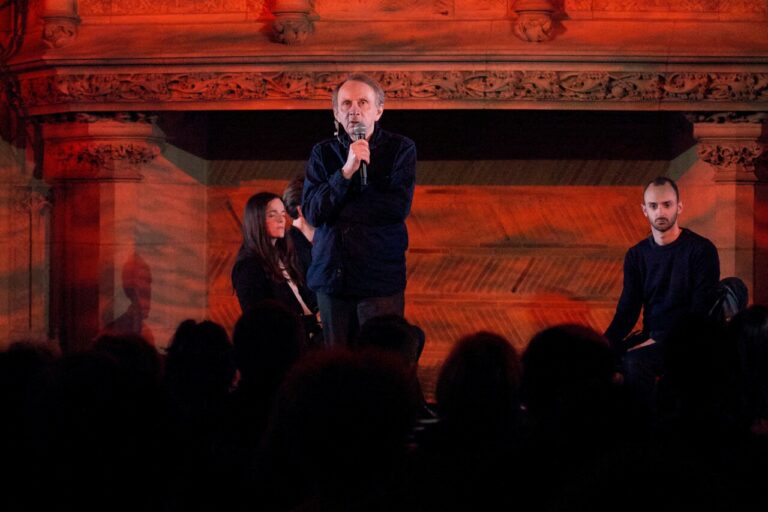 Michel Houellebecq se lance dans la musique : album choc !