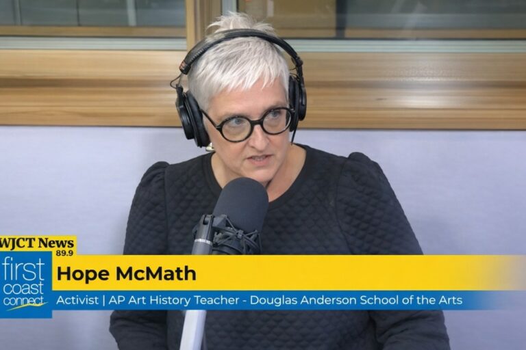 Prof d'Art Innocentée, mais Écartée: Scandale!