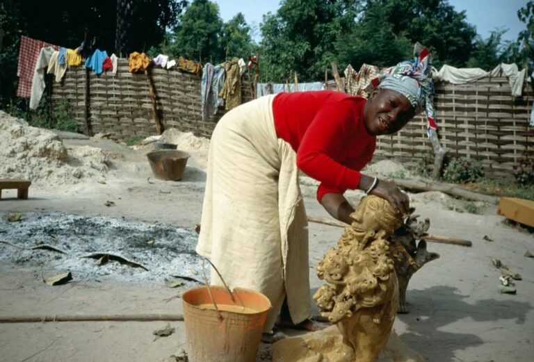 Seyni Awa Camara : Adieu à la Sculpturale Inspiratrice