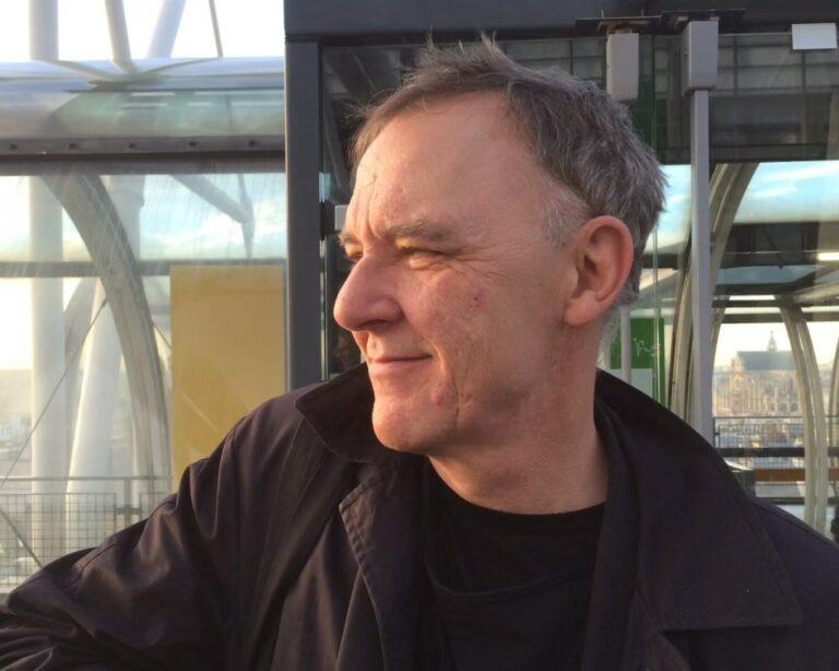 Adrian Searle quitte la critique d'art du Guardian