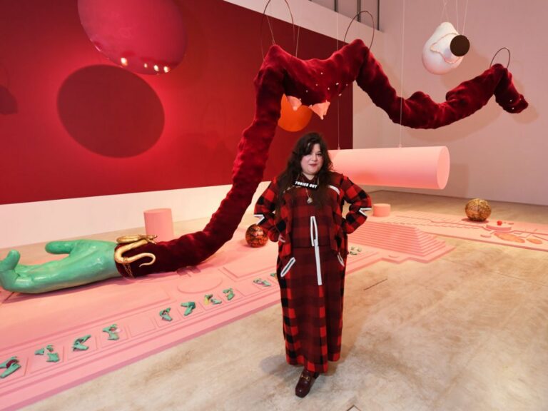 Artiste Tai Shani rompt avec Phaidon: lien Epstein?