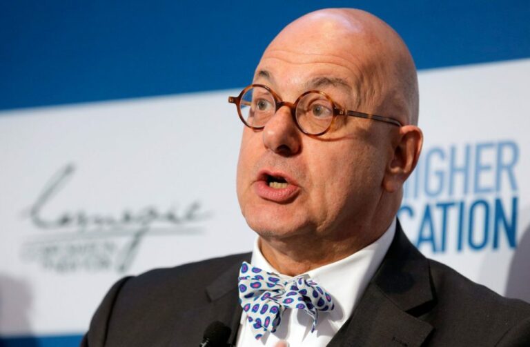 Bard College: Enquête sur les liens du président avec Epstein