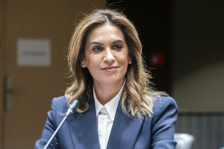 Découvrez le remplaçant surprise de Sonia Mabrouk !