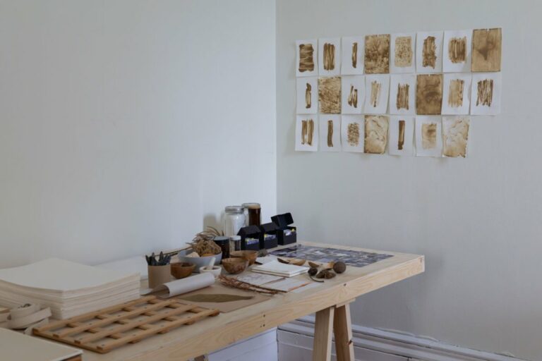 La Fondation Warhol soutient les petits arts visuels