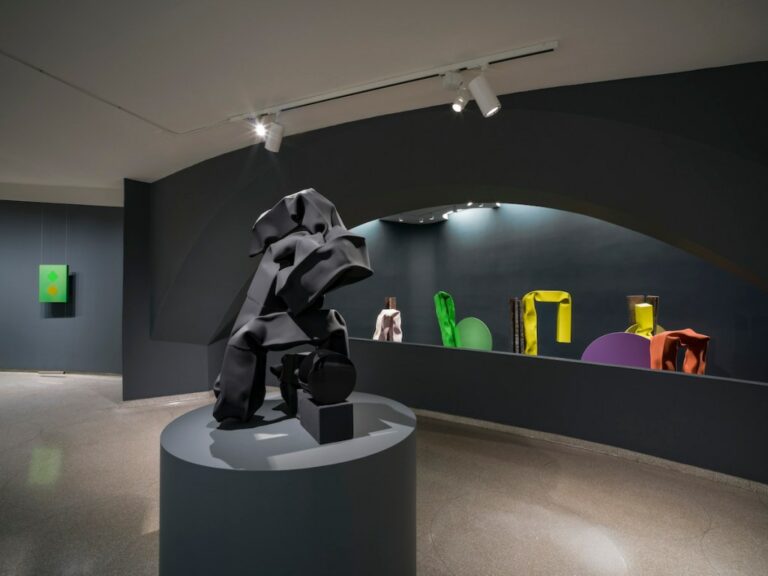 Carol Bove : Rétrospective Captivante au Guggenheim