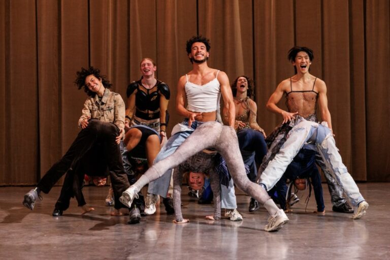 Danse et Folie Numérique: Un Langage Incarné