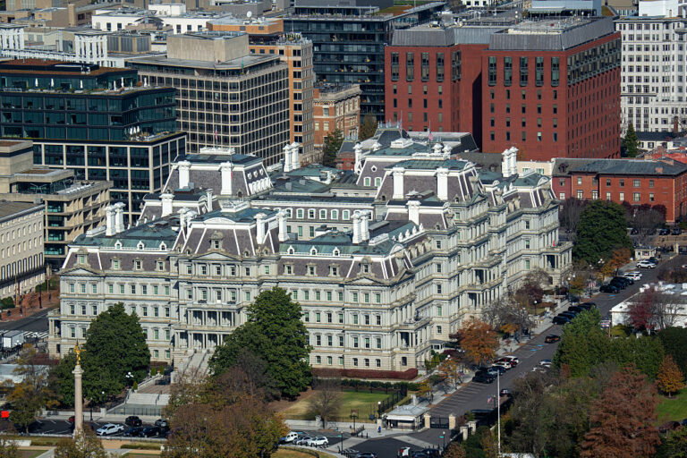 Trump érige statue de Colomb à la Maison-Blanche