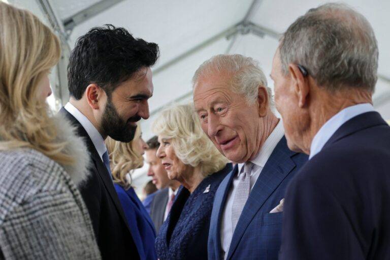 Le Maire de NYC Demande à Charles de Rendre Diamant