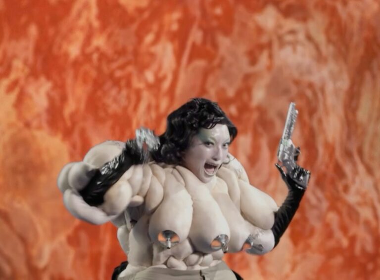 Natasha Tontey: Immersion Choc à la Biennale de Venise